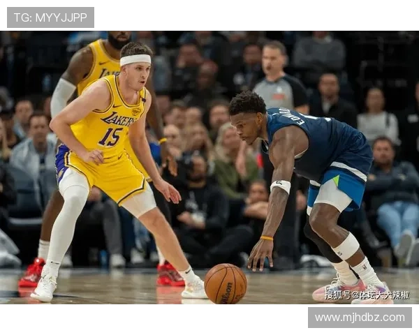 里夫斯谈球队阵容变化频繁称场上组合有时显得奇怪